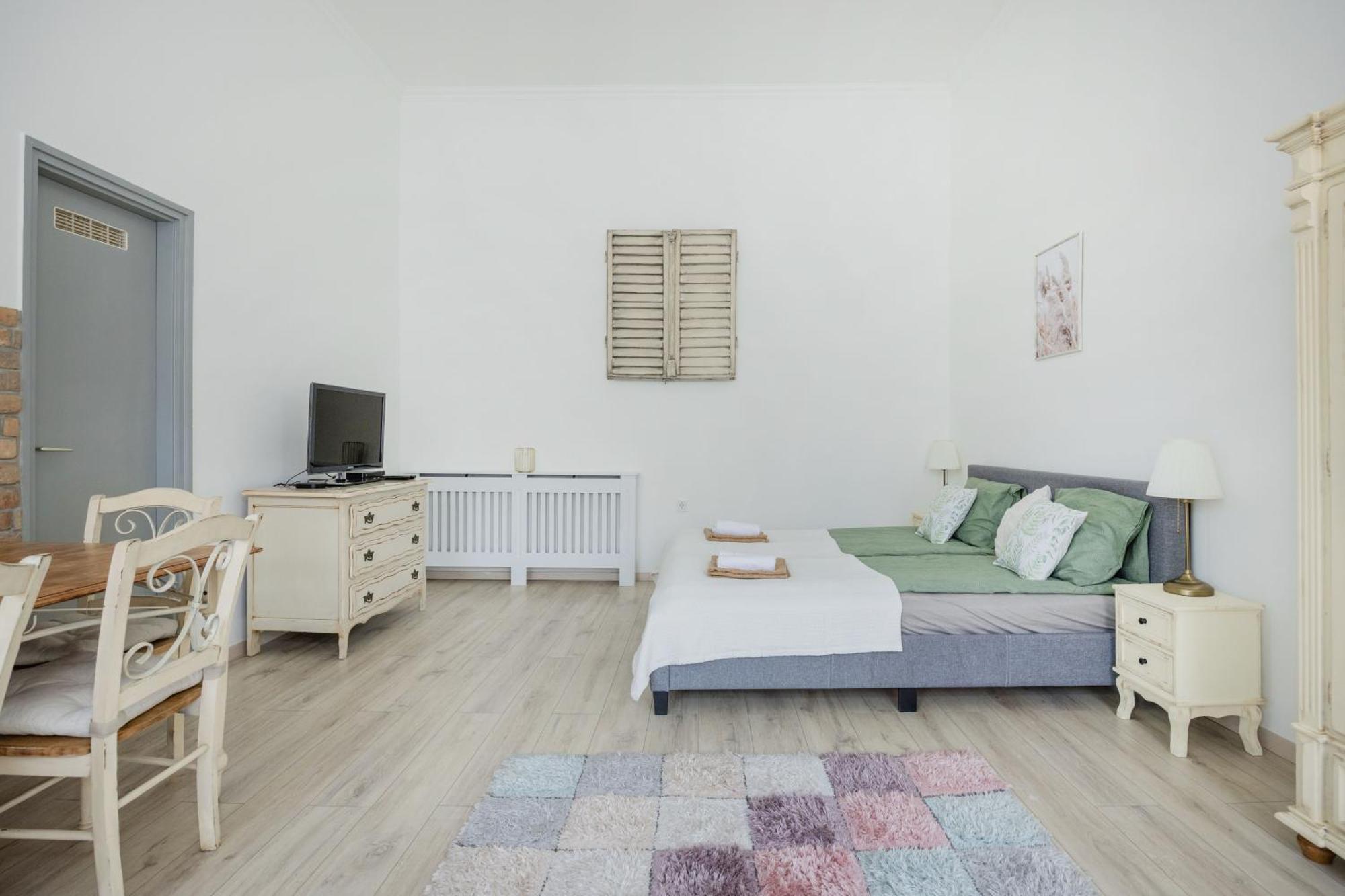 A Touch Of Provence And Pastels In The Centre Apartment Budapest Bagian luar foto